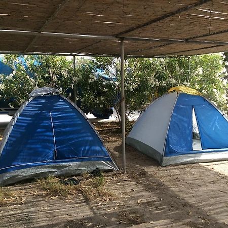 Milos Achivadolimni Camping Apartamento Adamantas  Habitación foto